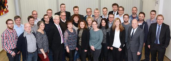 2018-12-19-Gruppe-Dienstjubilaeum-01-1400x500.jpg 